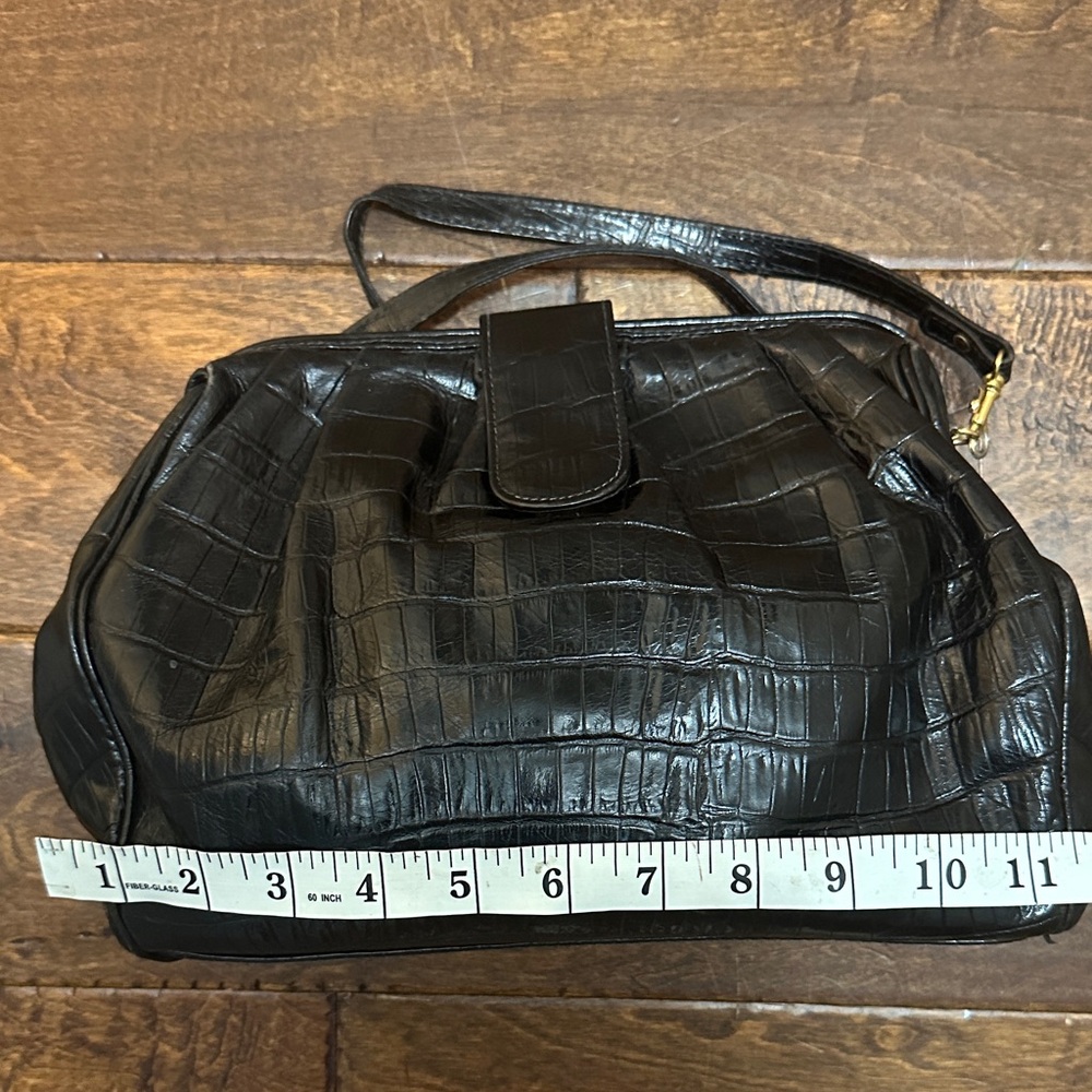 Elegant Black Crocodile-Embossed Genuine Leather Purse